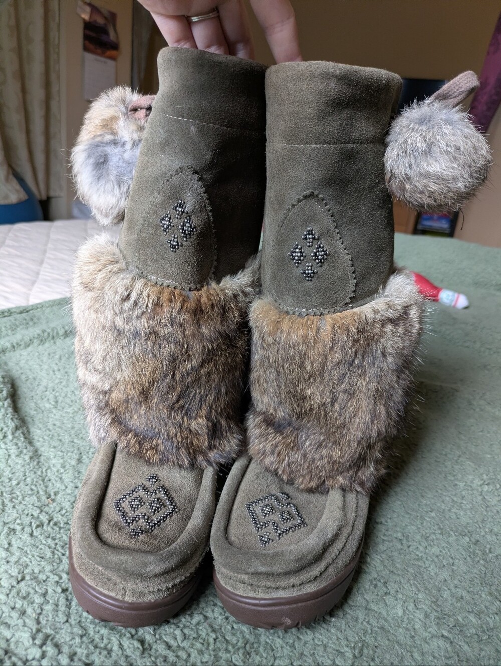 Manitobah Mukluks Waterproof Boots Sz 6